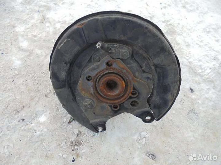 Ступица задняя левая Nissan Xtrail TNT31