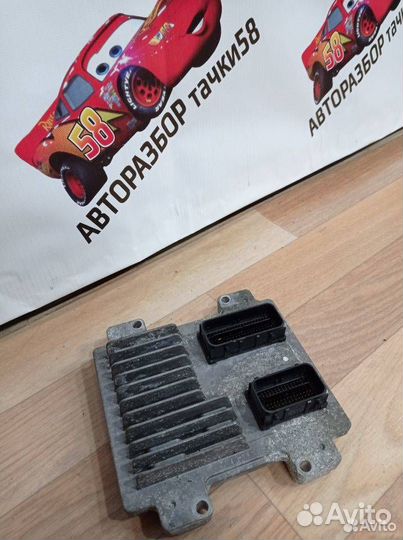 Блок управления двигателем Opel Astra J