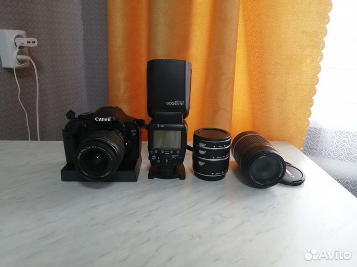 Зеркальный фотоаппарат Canon EOS 550D kit