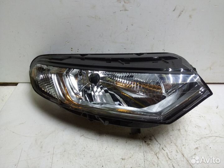 Фара правая Ford EcoSport 2014-2018
