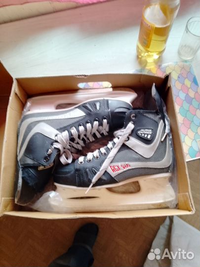 Коньки хоккейные