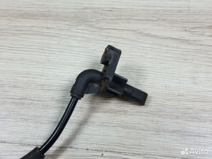 Датчик скорости ABS задний левый Peugeot Citroen