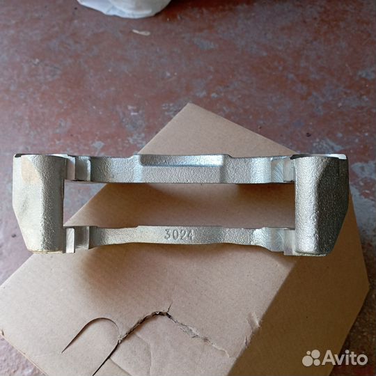 Скоба суппорта