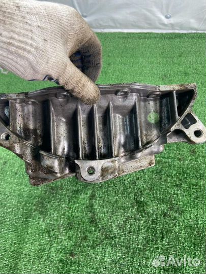 Поддон масляный двигателя Volkswagen Jetta 5 (1K)