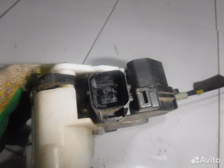 Замок двери задней левой Mitsubishi L200 4