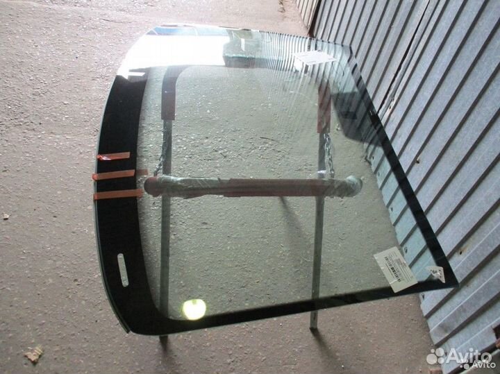 Заднее стекло на Мицубиси Аутлендер хл