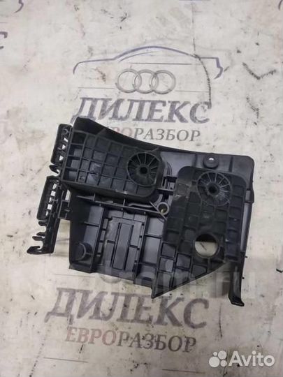 Кронштейн (сопут. товар) VW Jetta 2005-2011