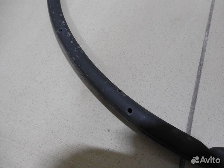 Уплотнитель двери Tiguan 2011-2016