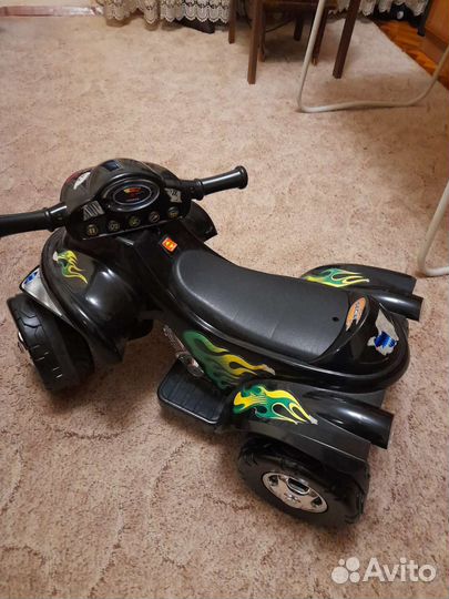 Детский квадроцикл на аккумуляторе