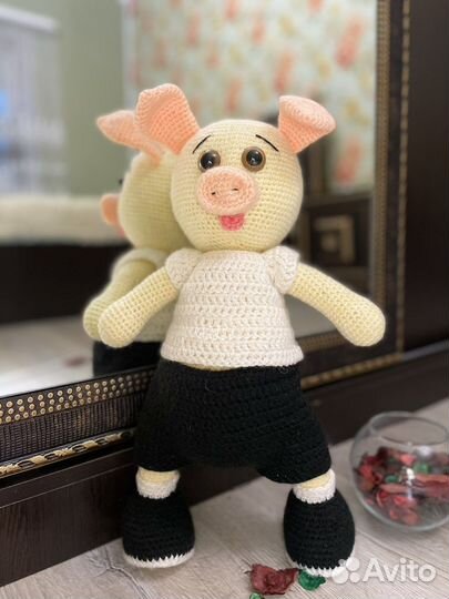 Вязанная игрушка Хрюшка