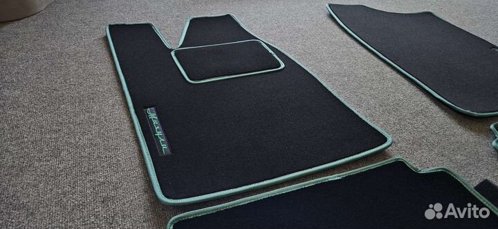 Автоковрики для ваз 2101-2107, чёрн/зелен