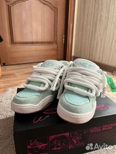 Кроссовки от cat&sofa