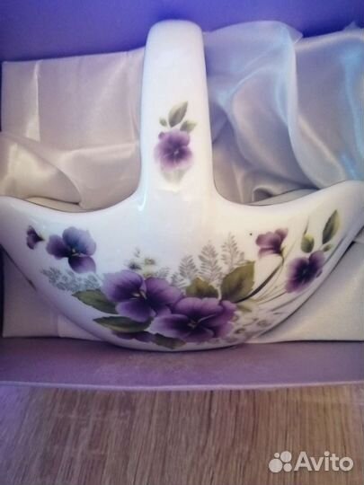 Конфетница фарфоровая