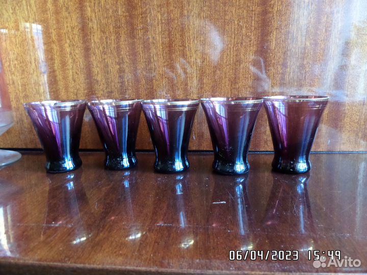 Бокалы, рюмки, стопки