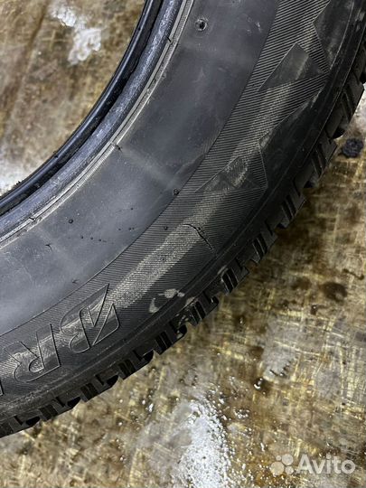 Bridgestone Blizzak Spike-01 235/65 R17 108T