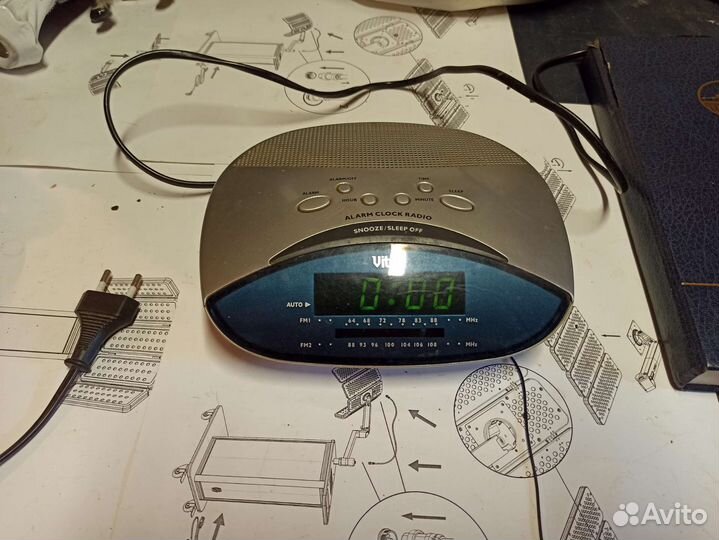 Радиочасы vitek