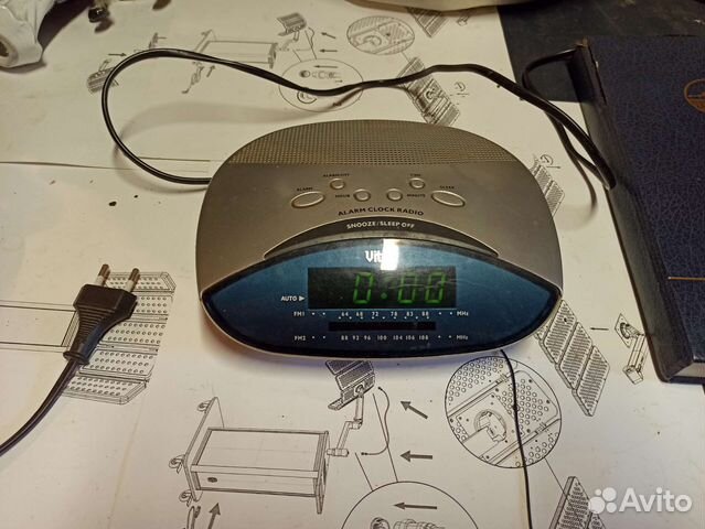 Радиочасы vitek