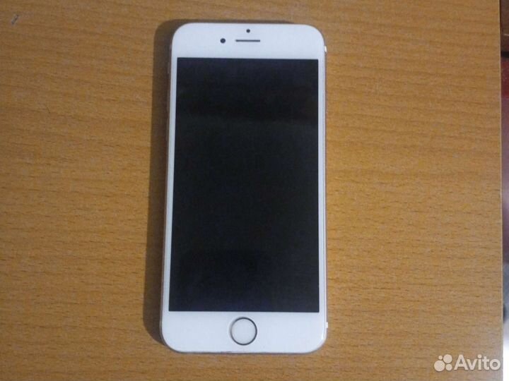 Телефон iPhone 6s