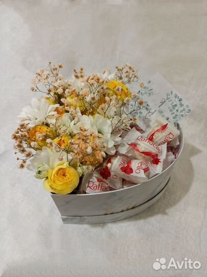 Подарок / Подарочный набор / Цветы в коробке