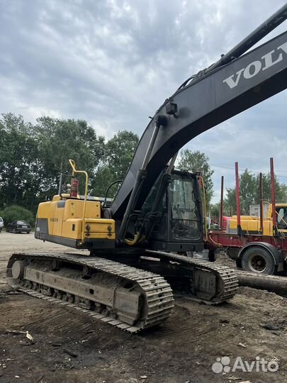 Гусеничный экскаватор Volvo EC220DL, 2014