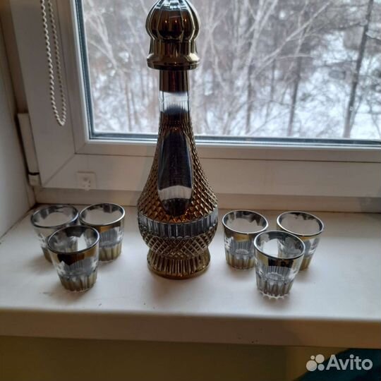 Графин и шесть рюмок новые