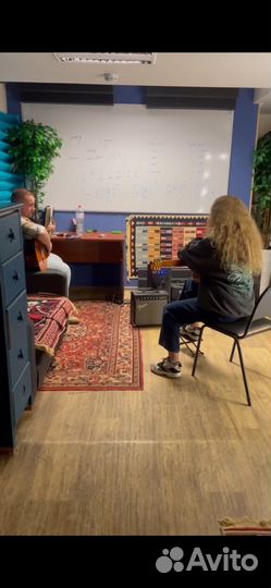 Преподаватель по гитаре
