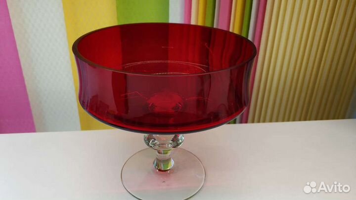 Ваза для фруктов винтаж красное стекло