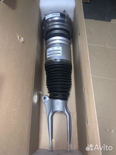 Пневмостойка передняя левая Porsche Panamera 970