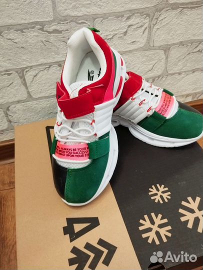 Кроссовки детские