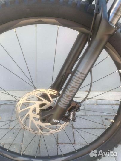 Новый электровелосипед Giant Stance E+ 1 2023