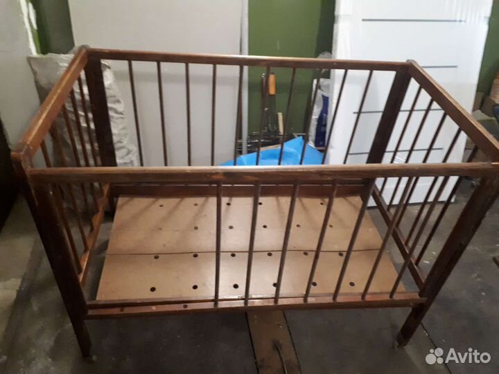 Кроватка СССР на колесиках