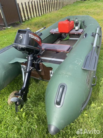 Лодка с мотором