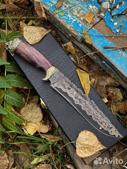 Авторский нож из дамасской стали