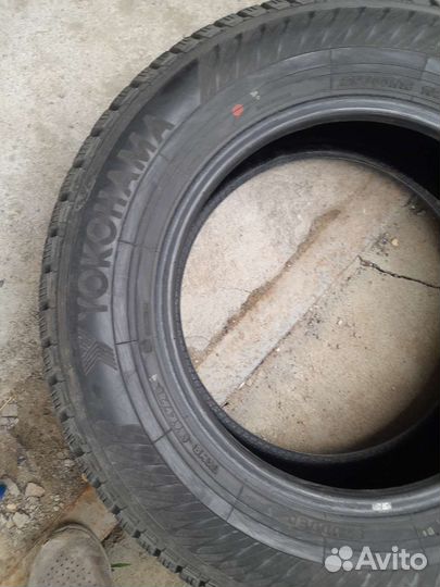 Yokohama Ice Guard IG65 215/65 R16 102T