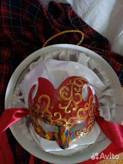 Венецианская карнавальная маска 