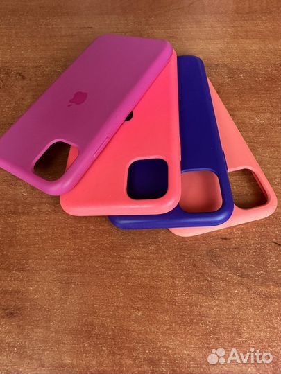 Чехлы на iPhone 11
