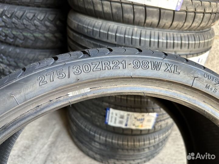 Arivo Ultra ARZ5 275/30 R21