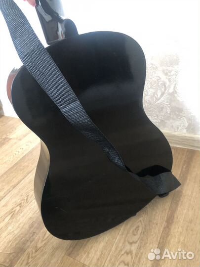 Акустическая гитара