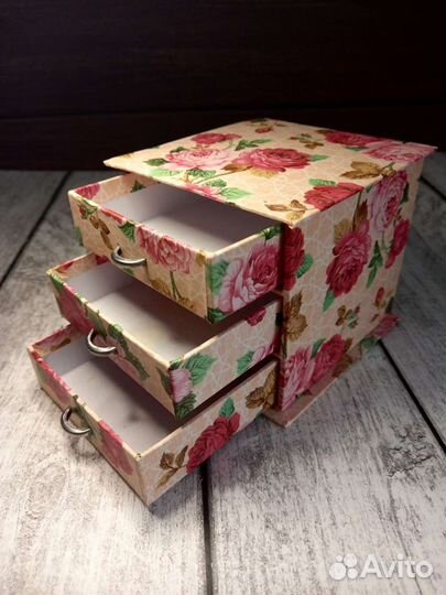 Шкатулка для косметики