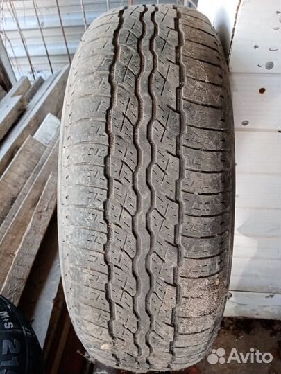 Bridgestone Dueler H/T D687 225/65 R17