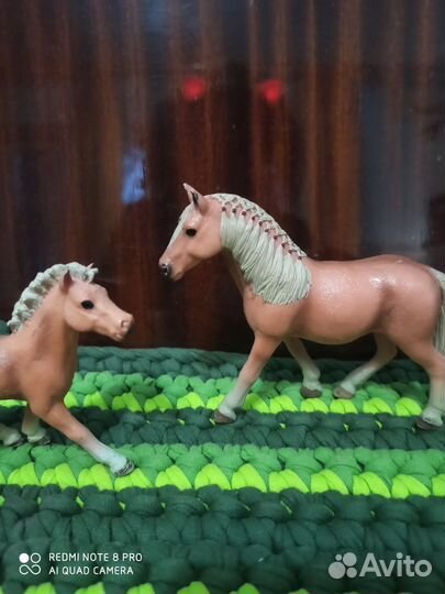 Фигурки лошадей