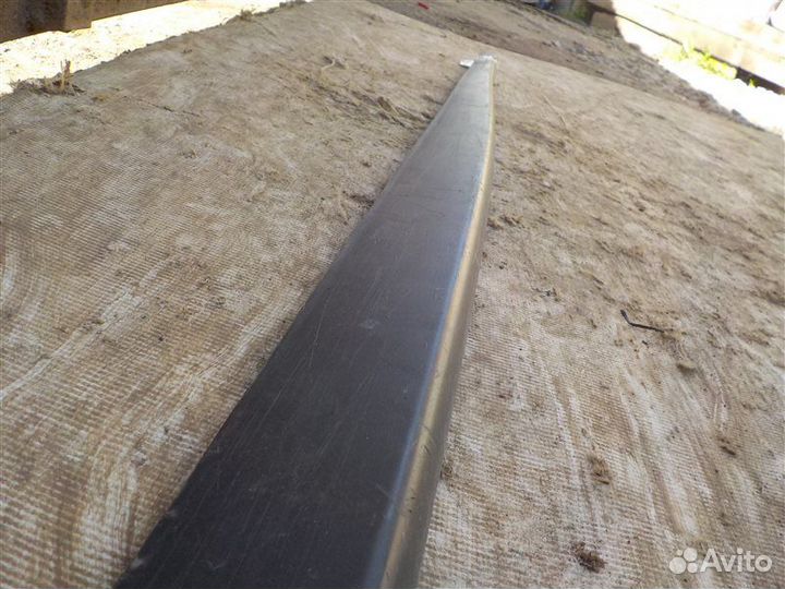 Накладка порога правая Renault Duster K4MA606 2012