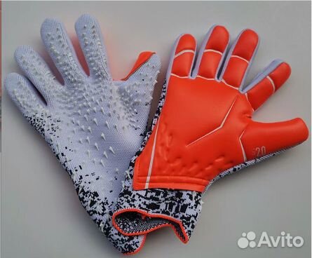Вратарские перчатки