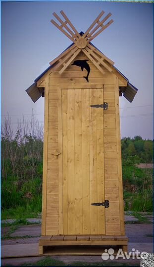 Уличный туалет деревянный