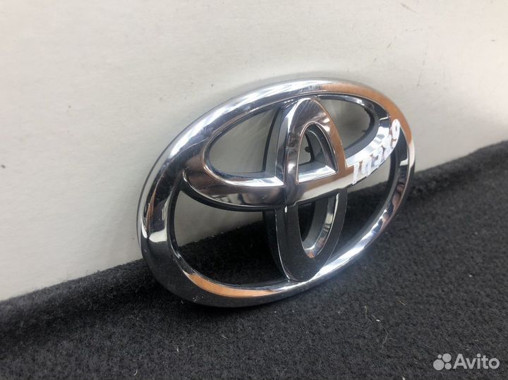 Эмблема Toyota Rav 4 2006-2013