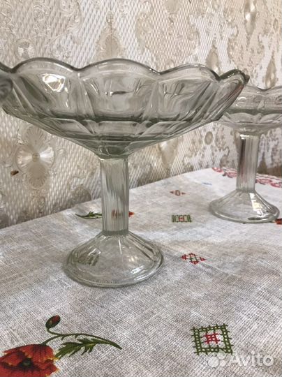 Ваза для фруктов на ножке цветное стекло СССР