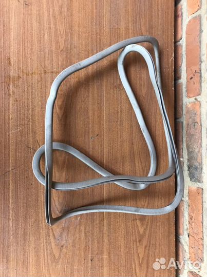 Уплотнитель шторки люка Nissan X-Trail T31