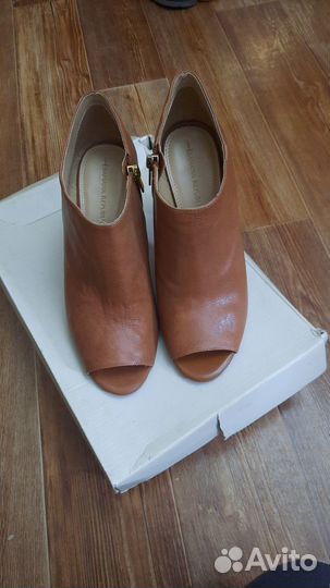 Продаю ботильоны