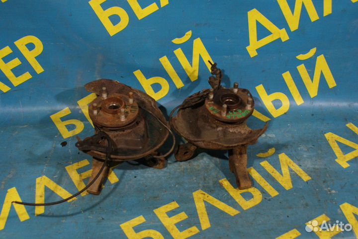 Кулак поворотный передний Toyota Corolla E11