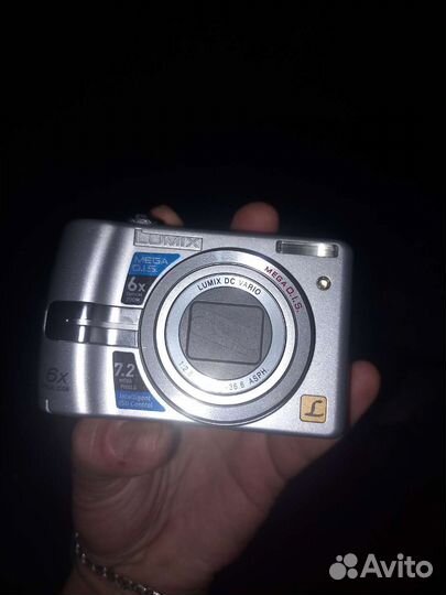Компактный фотоаппарат